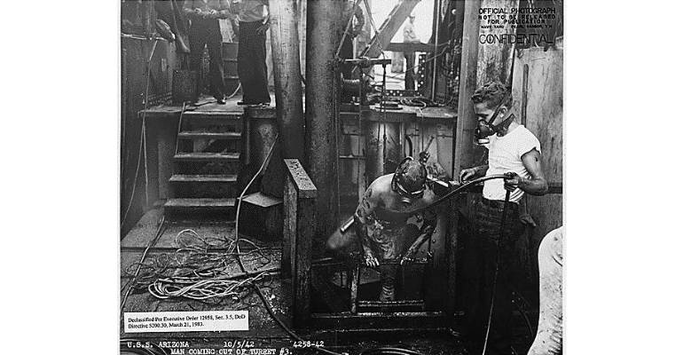 Salvaging the USS Arizona